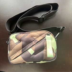 GO DASH DOT Maya Camo Puffer Convertible Crossbody / Belt  Waist Bag Fanny Pack